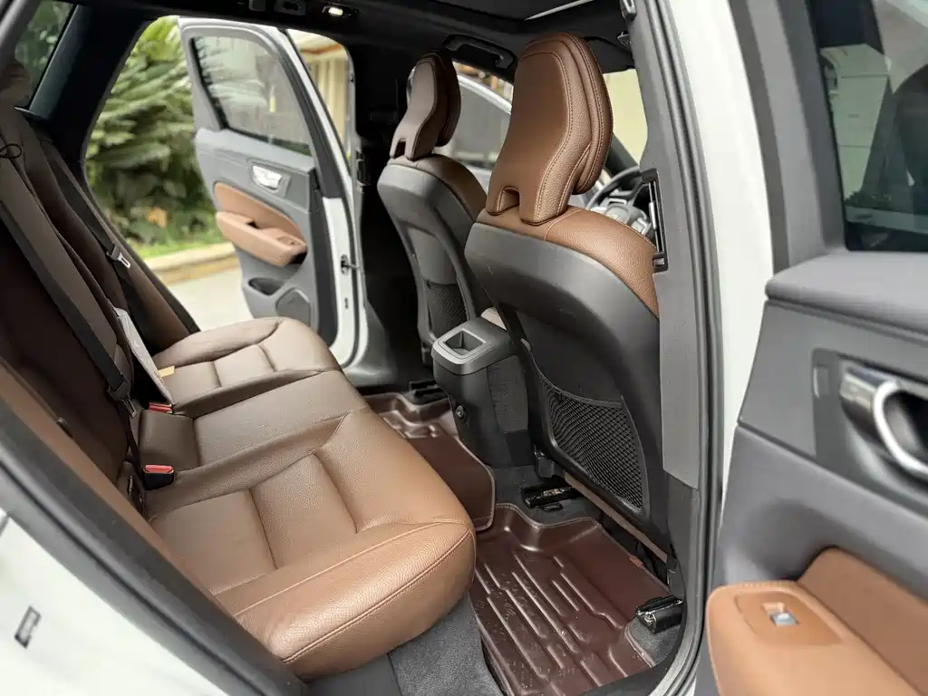 Volvo Volvo XC60 2022 B5 AWD Momentum 2022 - thumbnail 7