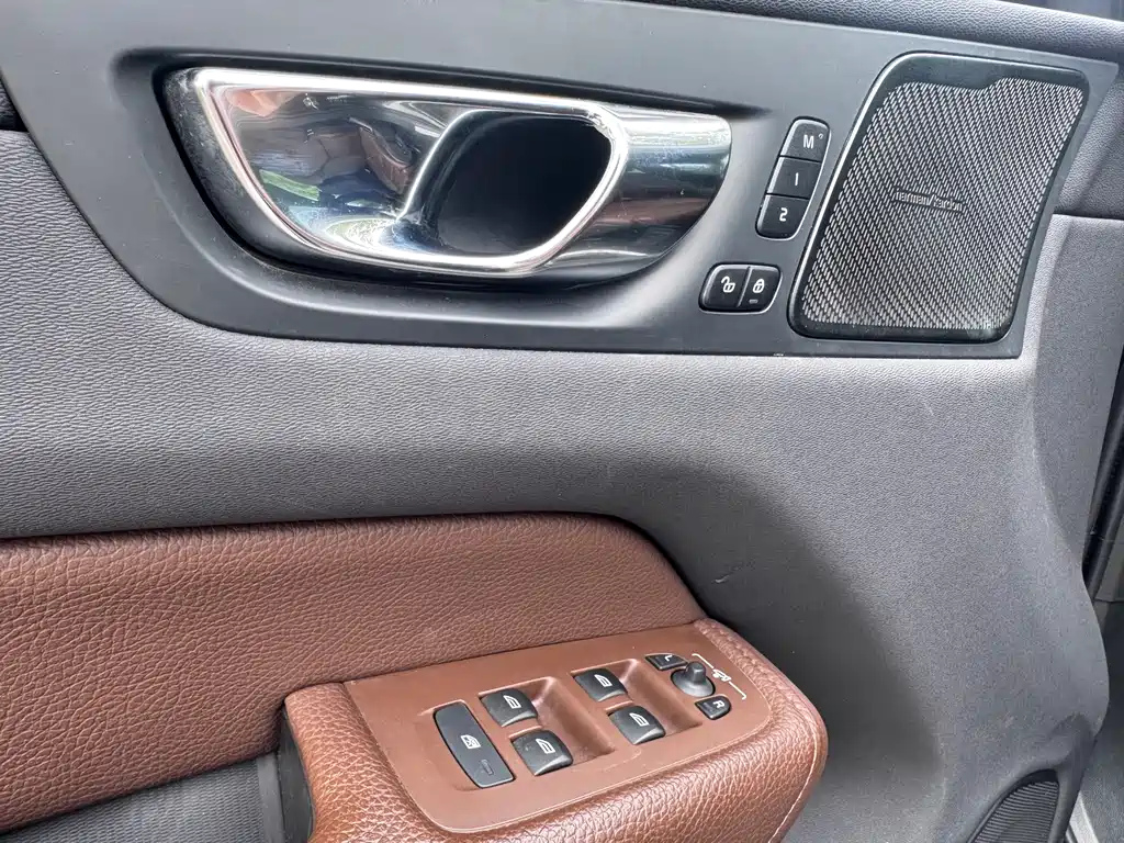 Volvo Volvo XC60 T5 AWD Inscription 2021 - thumbnail 9