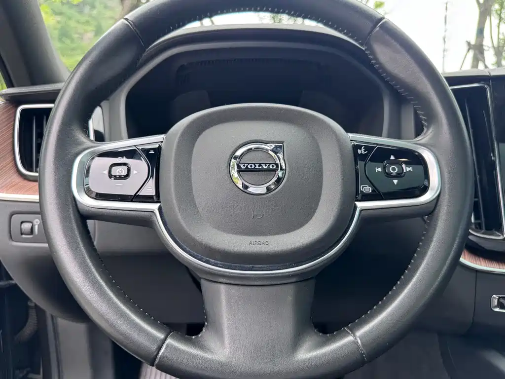 Volvo Volvo XC60 T5 AWD Inscription 2021 - thumbnail 18