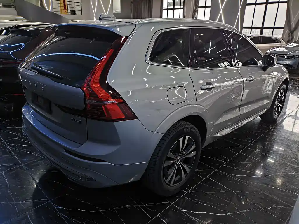 Volvo Volvo XC60 B5 AWD 2022 - thumbnail 4
