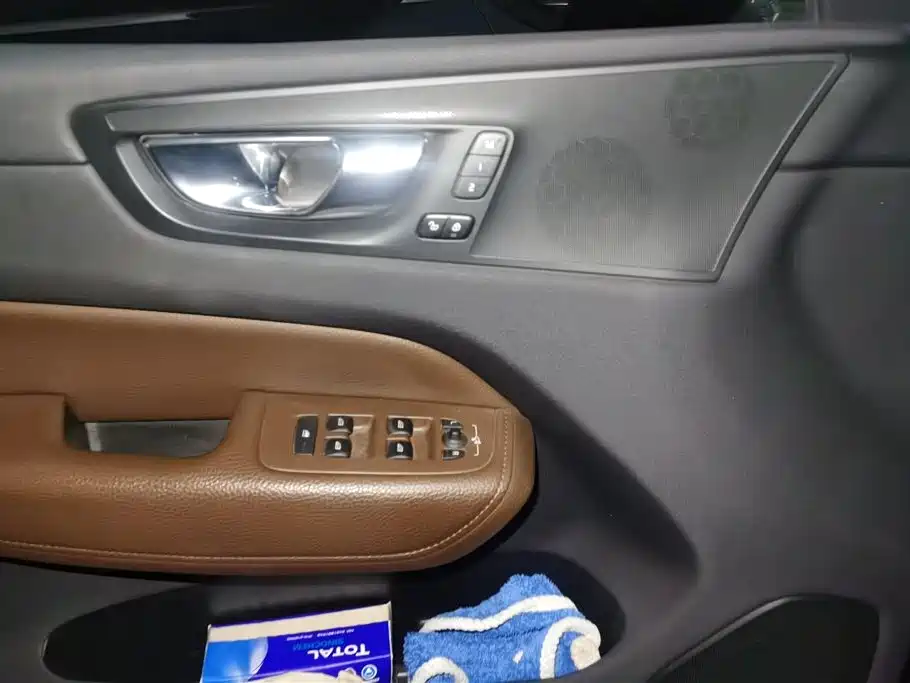 Volvo Volvo XC60 2021 T5 AWD Inscription 2020 - thumbnail 7