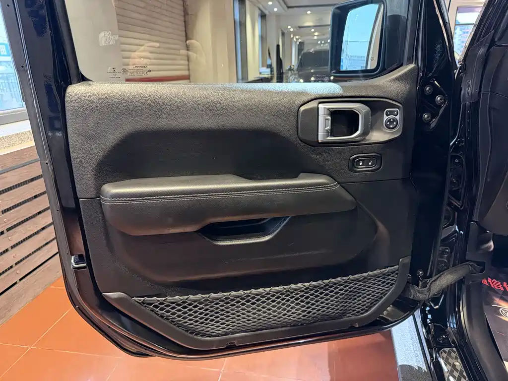 Jeep Jeep Gladiator 2022 3.6L Launch Edition 2023 - thumbnail 4