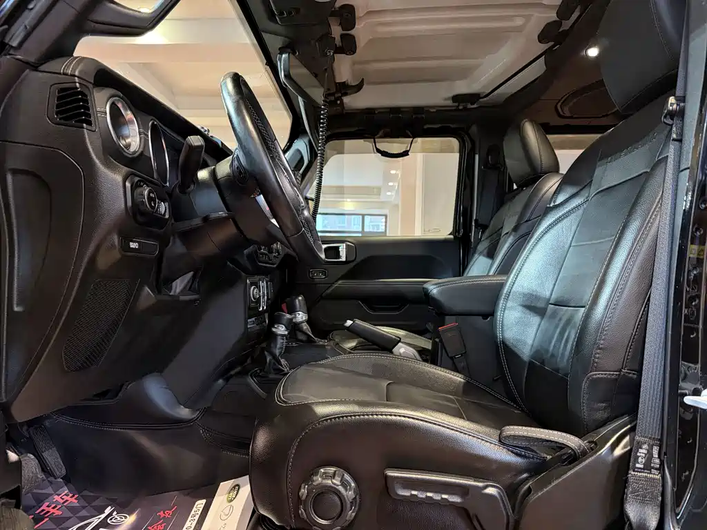 Jeep Jeep Gladiator 2022 3.6L Launch Edition 2023 - thumbnail 5