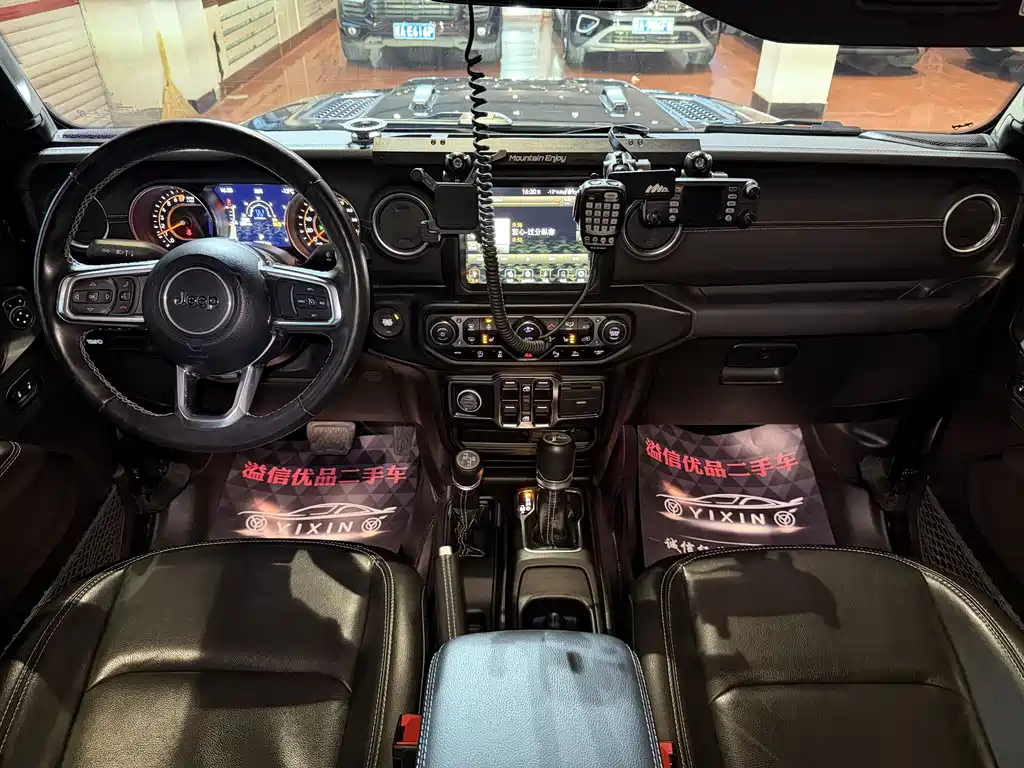 Jeep Jeep Gladiator 2022 3.6L Launch Edition 2023 - thumbnail 10