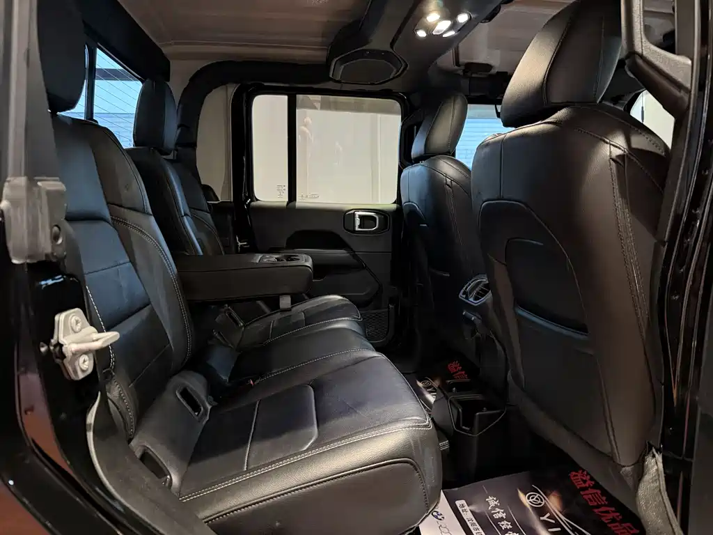Jeep Jeep Gladiator 2022 3.6L Launch Edition 2023 - thumbnail 13