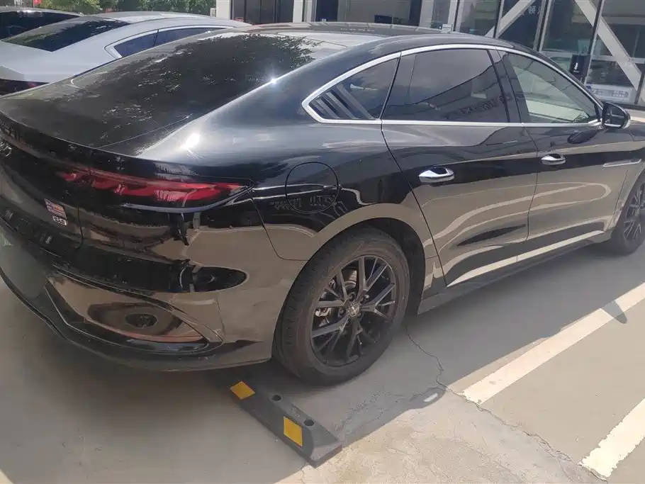 BYD BYD e9 2025 506 Luxury Edition 2025 - thumbnail 3