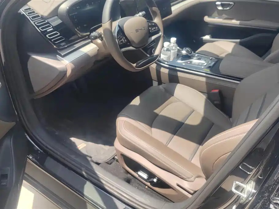 BYD BYD e9 2025 506 Luxury Edition 2025 - thumbnail 9