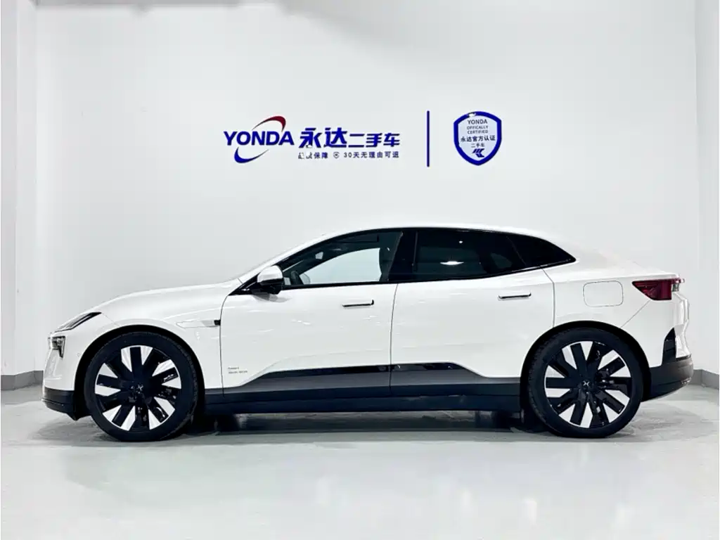 Polestar Polestar 4 2024 Dual Motor Long Range PLUS Dual Star Interconnection Edition 2024 - thumbnail 2