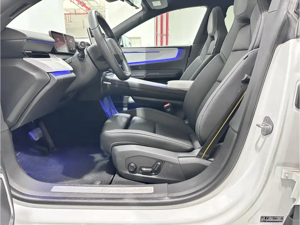 Polestar Polestar 4 2024 Dual Motor Long Range PLUS Dual Star Interconnection Edition 2024 - thumbnail 12