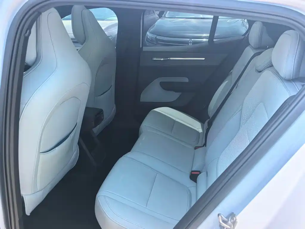 Volvo Volvo EX30 Ultra 2024 - thumbnail 5
