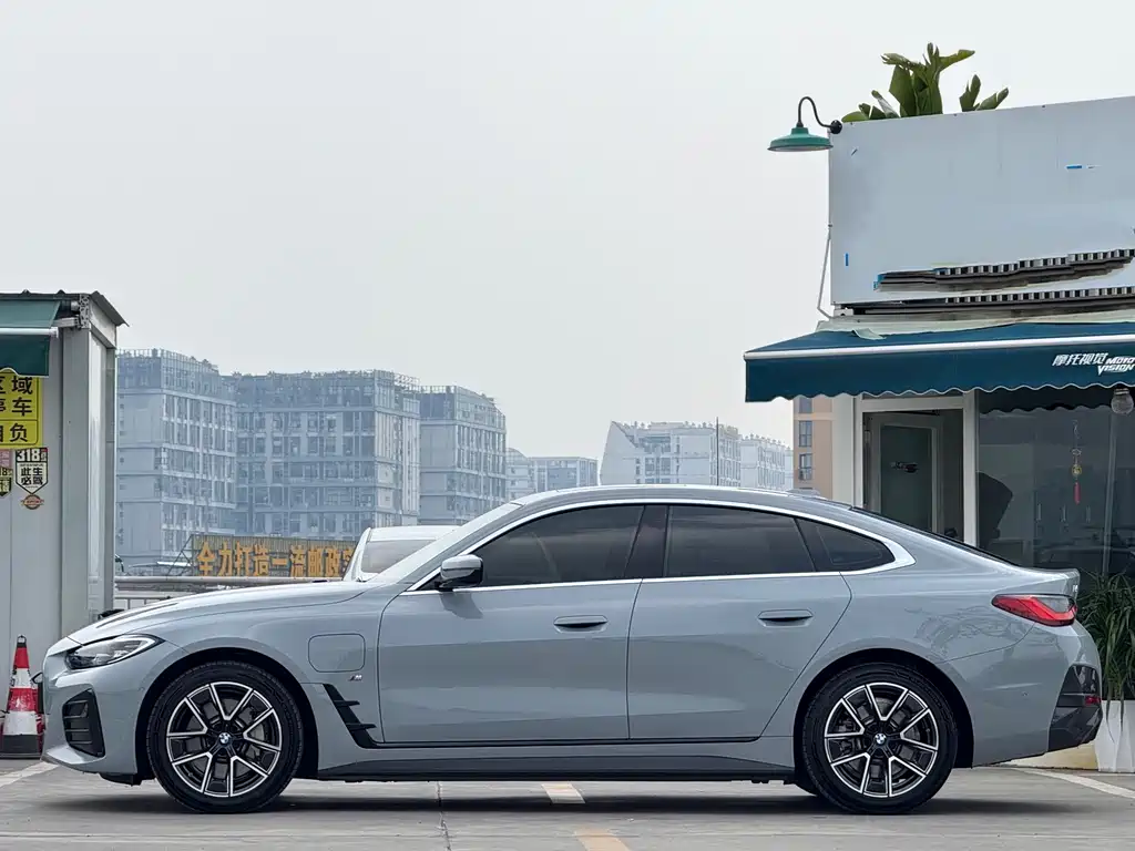 BMW BMW i4 eDrive35 2023 - thumbnail 3