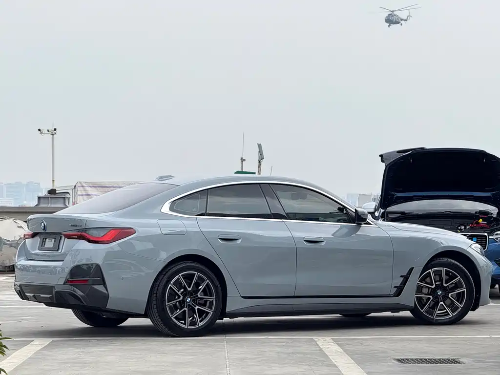 BMW BMW i4 eDrive35 2023 - thumbnail 13