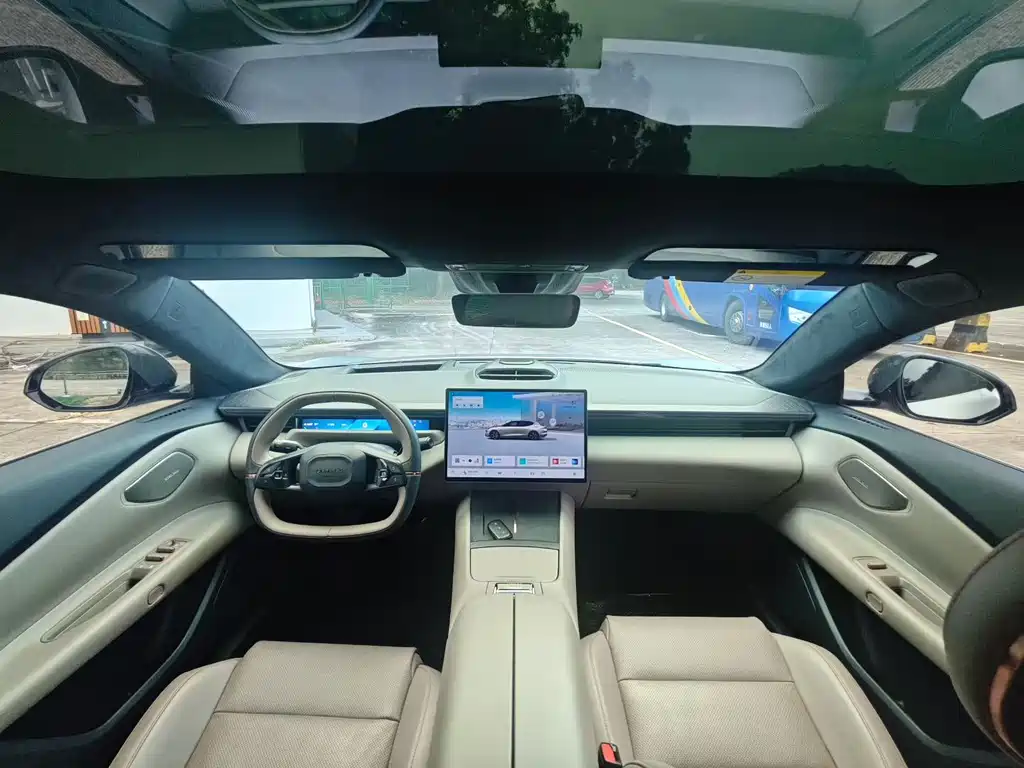 Lynk & Co Lynk & Co Z10 2024 95kWh 766km RWD Max 2025 - thumbnail 5