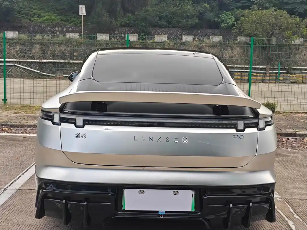 Lynk & Co Lynk & Co Z10 2024 95kWh 766km RWD Max 2025 - thumbnail 7