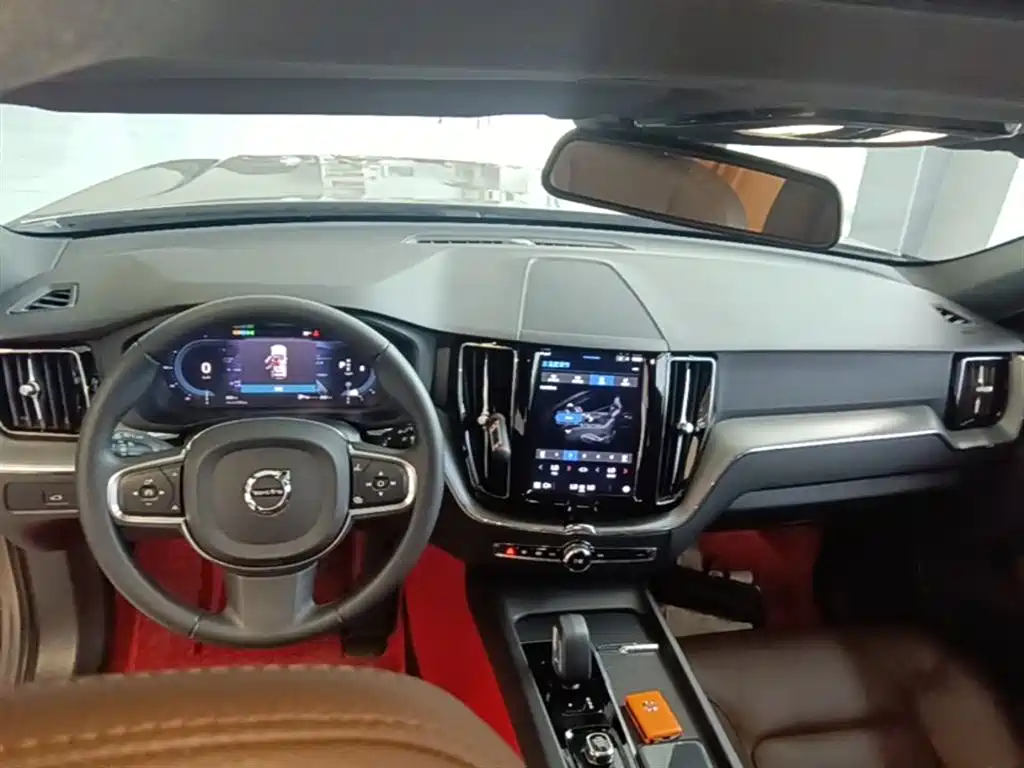 Volvo Volvo XC60 2023 B5 AWD Momentum 2023 - thumbnail 10