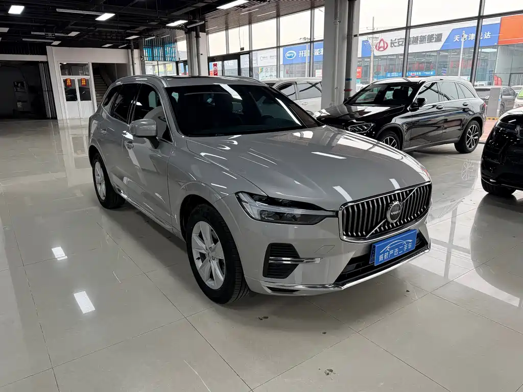 Volvo Volvo XC60 2022 B5 AWD Momentum 2021 - thumbnail 2