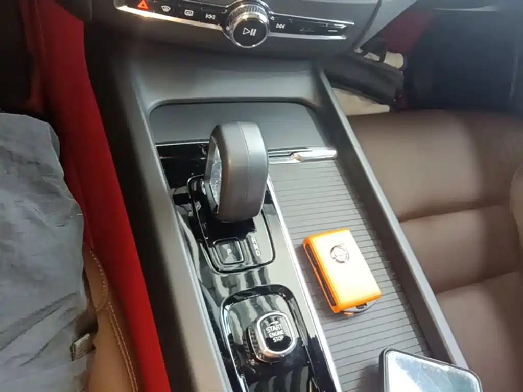 Volvo Volvo XC60 2023 B5 AWD Momentum 2023 - thumbnail 14