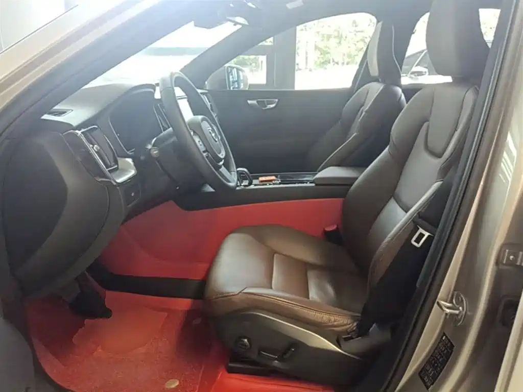 Volvo Volvo XC60 2023 B5 AWD Momentum 2023 - thumbnail 15