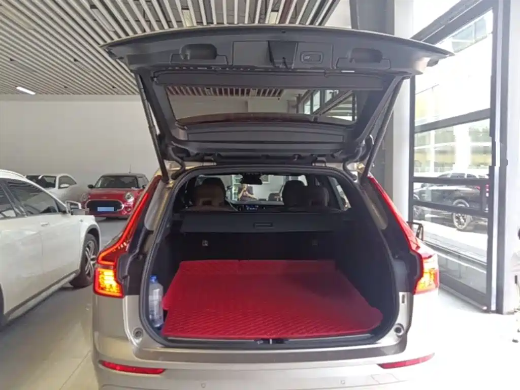 Volvo Volvo XC60 2023 B5 AWD Momentum 2023 - thumbnail 19