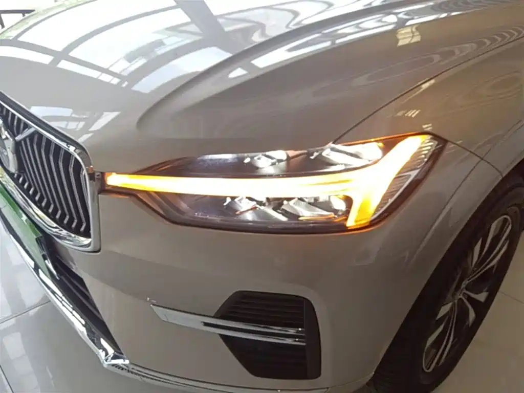 Volvo Volvo XC60 2023 B5 AWD Momentum 2023 - thumbnail 24