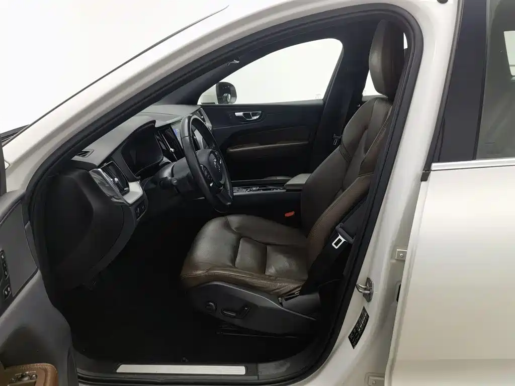 Volvo Volvo XC60 T5 AWD 2020 - thumbnail 10