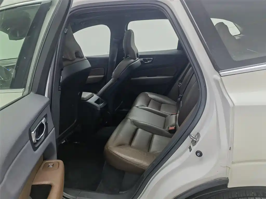 Volvo Volvo XC60 T5 AWD 2020 - thumbnail 15