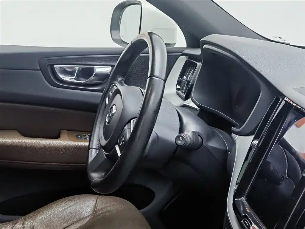 Volvo Volvo XC60 T5 AWD 2020 - thumbnail 22