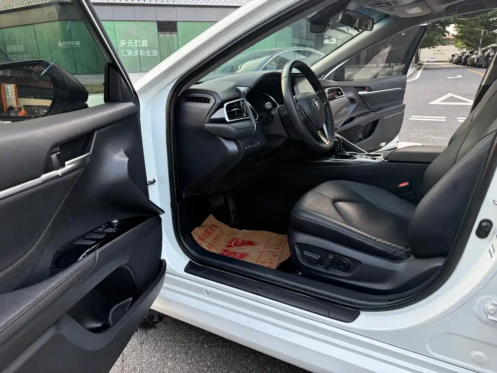 Toyota Camry 2.5HGVP Leading Edition 2023 - thumbnail 6
