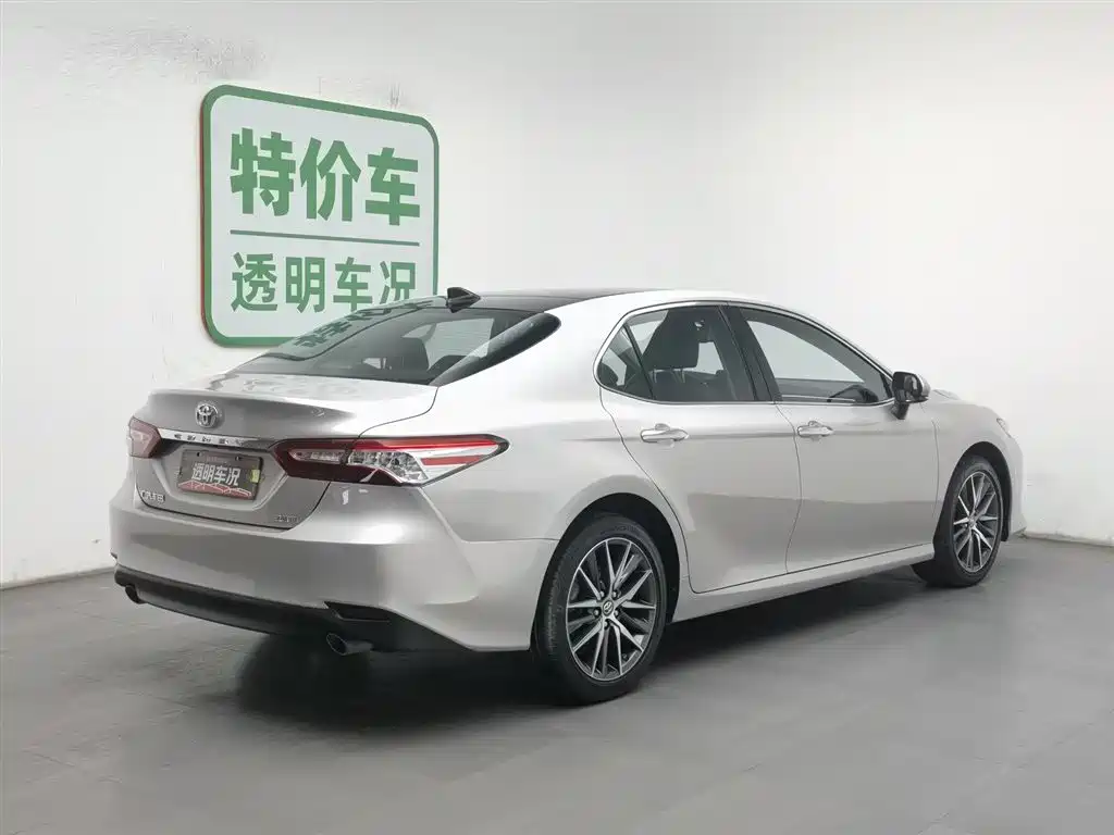 Toyota Camry 2.5G Luxury Edition 2022 - thumbnail 2