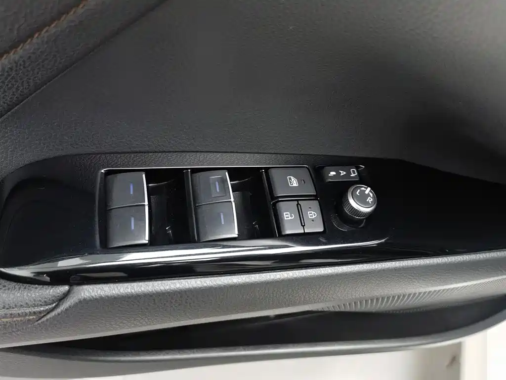 Toyota Camry 2.5G Luxury Edition 2022 - thumbnail 9