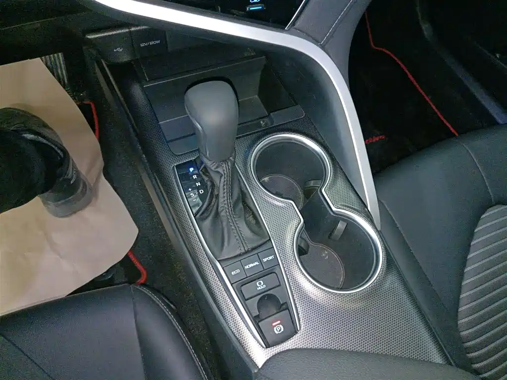 Toyota Camry 2022 2.5S Knight Edition 2022 - thumbnail 10