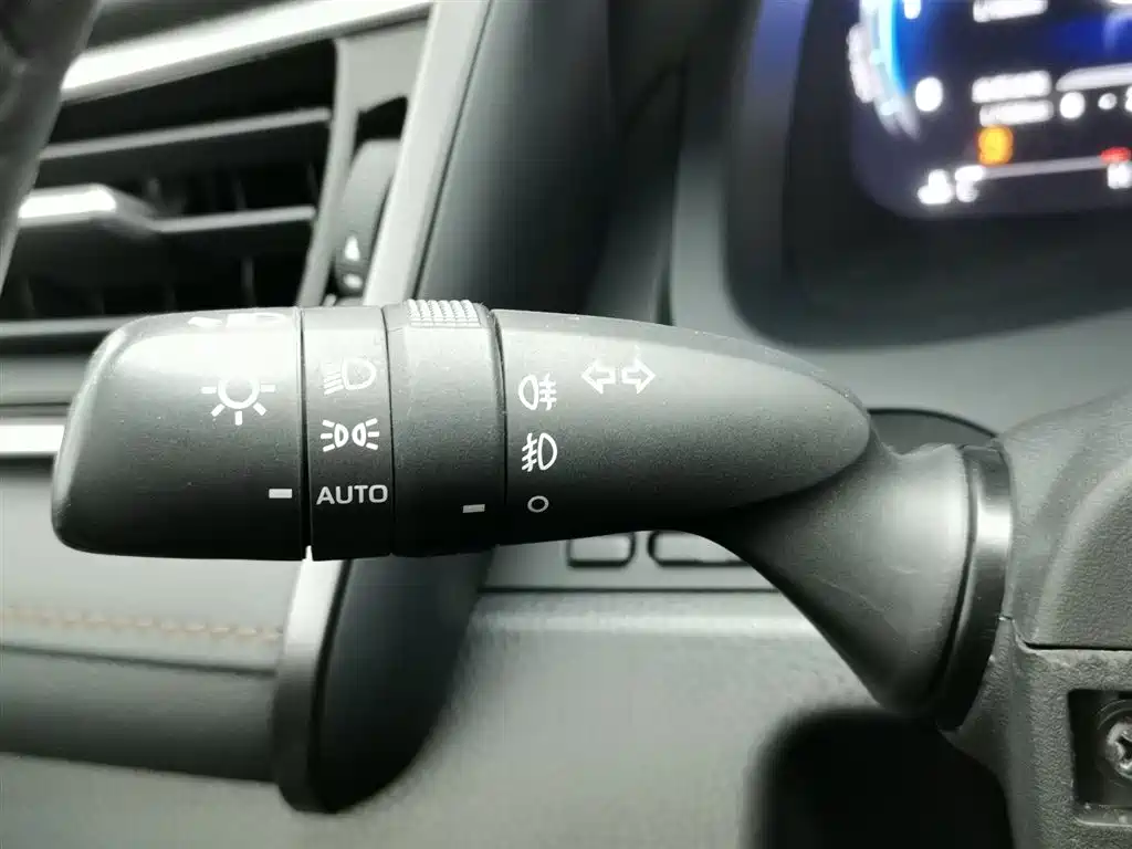 Toyota Camry 2.5G Luxury Edition 2022 - thumbnail 21