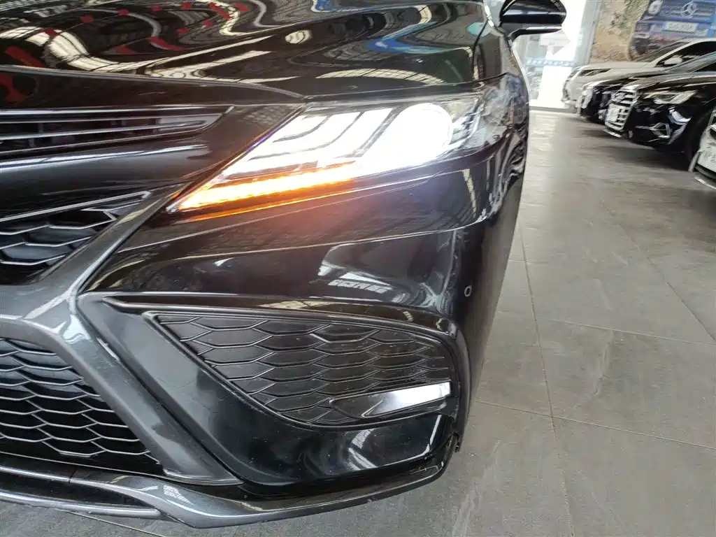 Toyota Camry 2022 2.5S Knight Edition 2022 - thumbnail 17