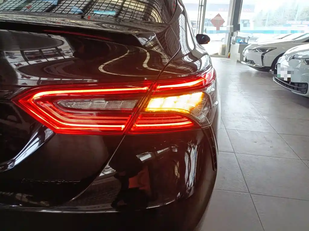 Toyota Camry 2022 2.5S Knight Edition 2022 - thumbnail 23