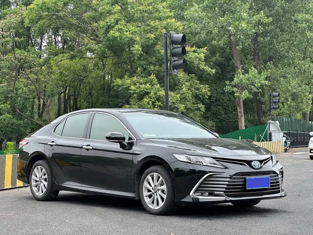Toyota Camry 2.5HGVP Hybrid 2021 - thumbnail 3
