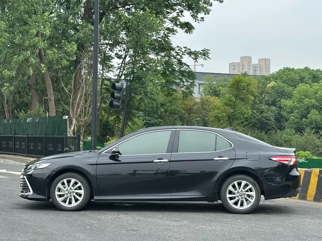Toyota Camry 2.5HGVP Hybrid 2021 - thumbnail 4