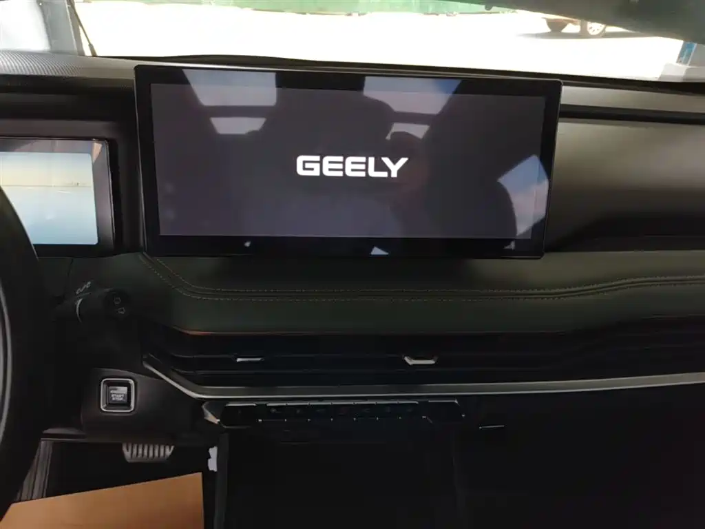 Geely Auto Geely Haoyue L 2023 2.0T DCT Premium 2023 - thumbnail 13