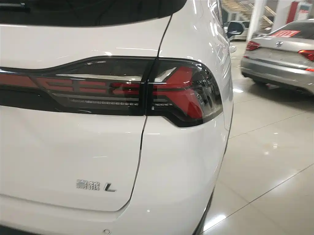 Geely Auto Geely Haoyue L 2023 2.0T DCT Prestige 2023 - thumbnail 8