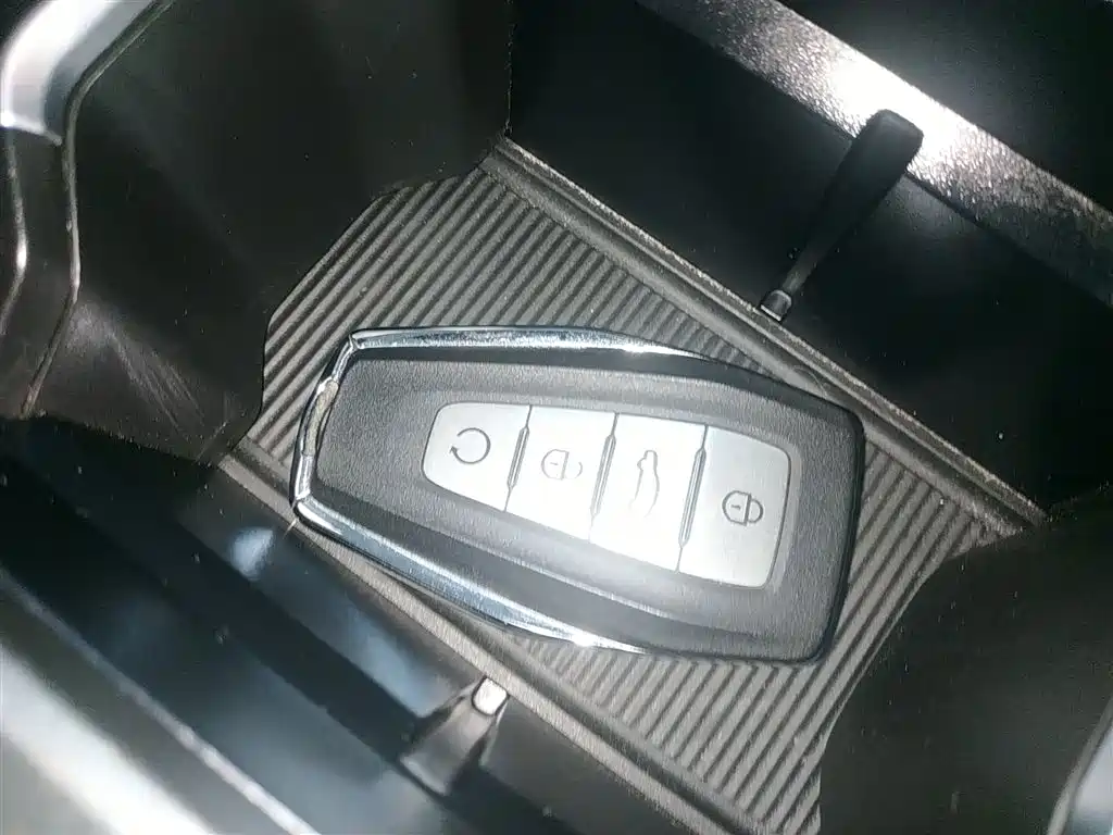 Geely Auto Geely Haoyue L 2023 2.0T DCT Prestige 2023 - thumbnail 9