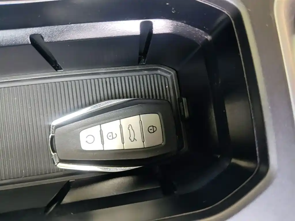 Geely Auto Haoyue L 2023 2.0T DCT Flagship 2023 - thumbnail 9