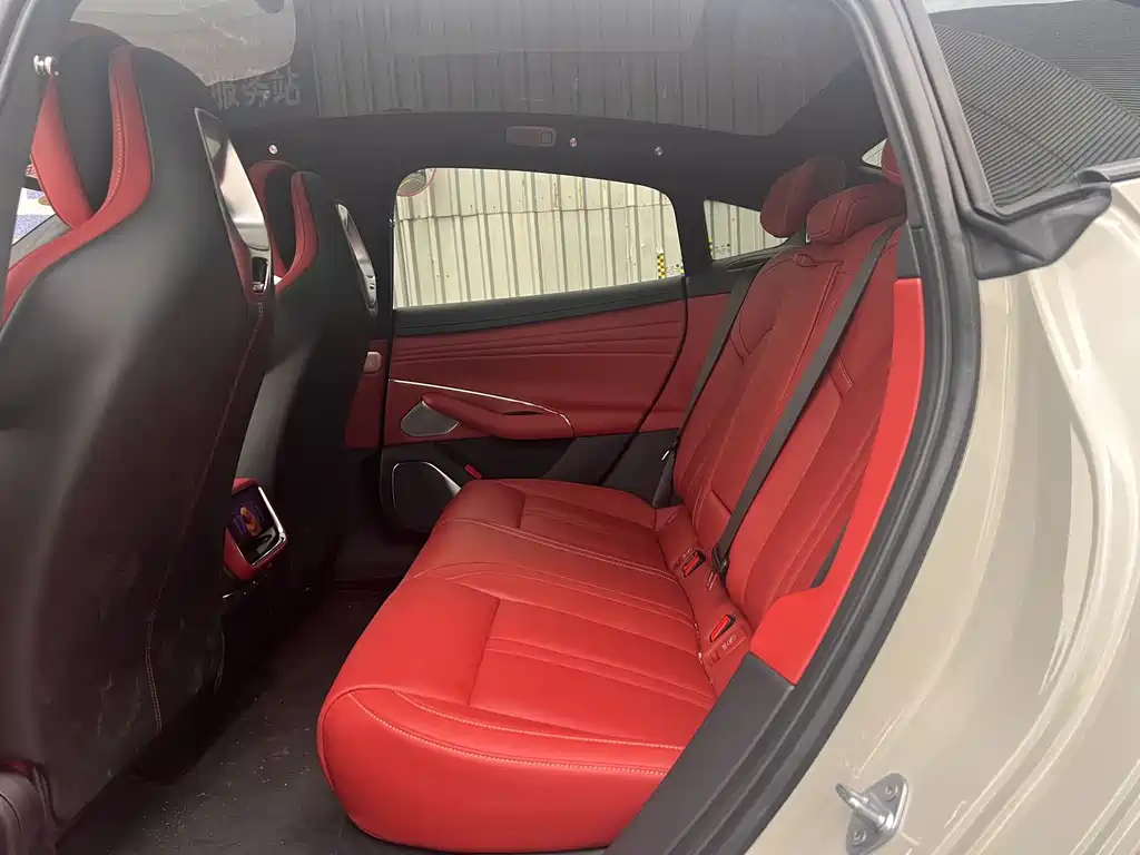 Xiaomi Auto SU7 2026 - thumbnail 12