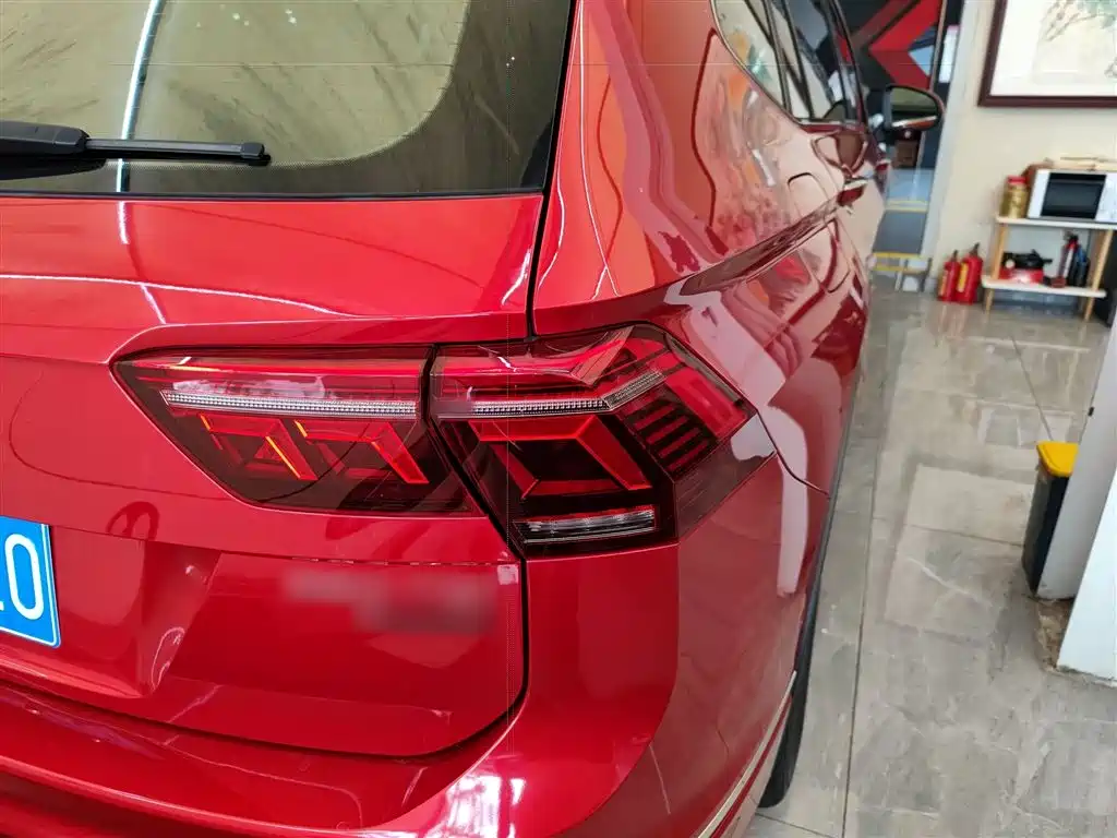 Volkswagen Tiguan L 380TSI AWD R-Line Flagship Edition 7-Seater 2021 - thumbnail 8