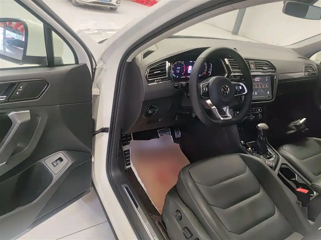 Volkswagen Volkswagen Tiguan L 380TSI AWD R-Line 2021 - thumbnail 16