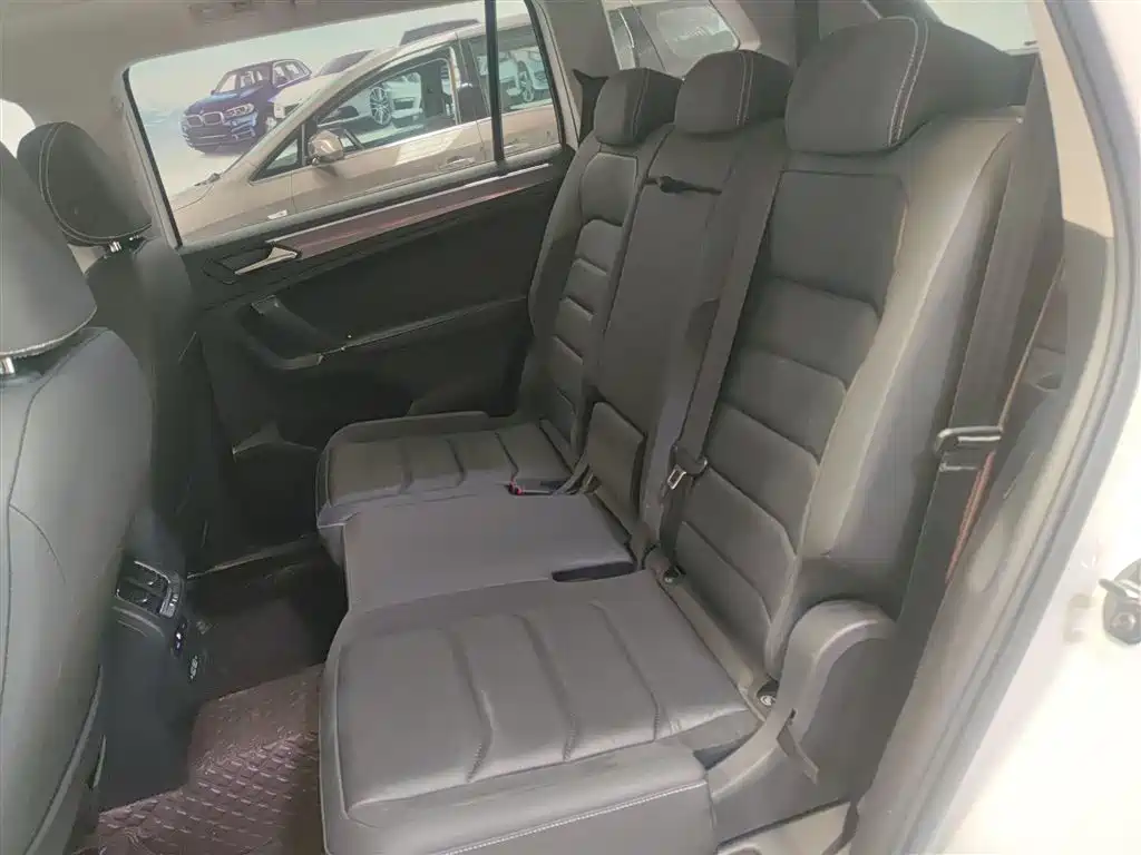 Volkswagen Volkswagen Tiguan L 380TSI AWD R-Line 2021 - thumbnail 17