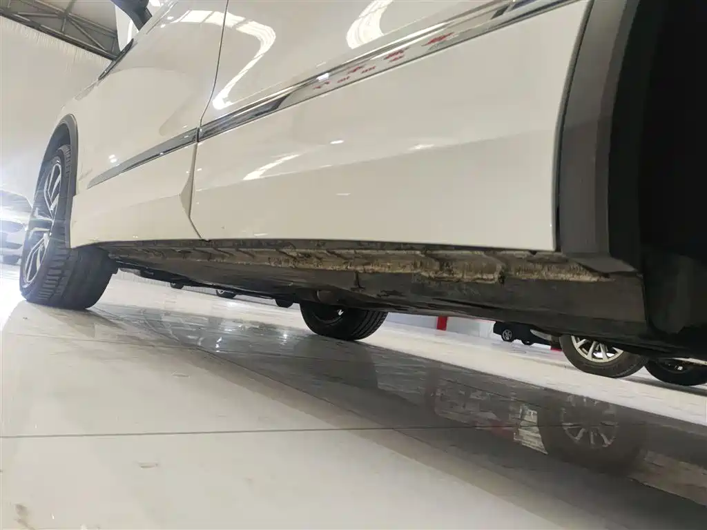 Volkswagen Volkswagen Tiguan L 380TSI AWD R-Line 2021 - thumbnail 22