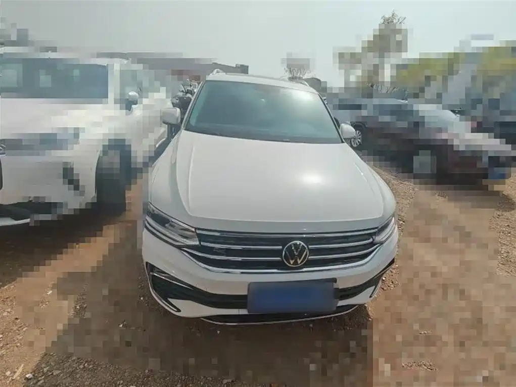 Volkswagen Volkswagen Tiguan L 380TSI AWD R-Line 2022 - thumbnail 2