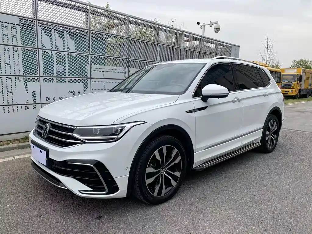 Volkswagen Tiguan L 380TSI AWD R-Line 2023
