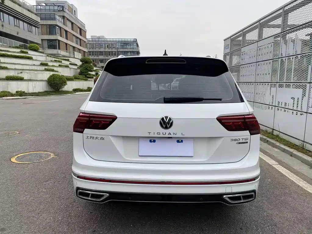 Volkswagen Tiguan L 380TSI AWD R-Line 2023 - thumbnail 6