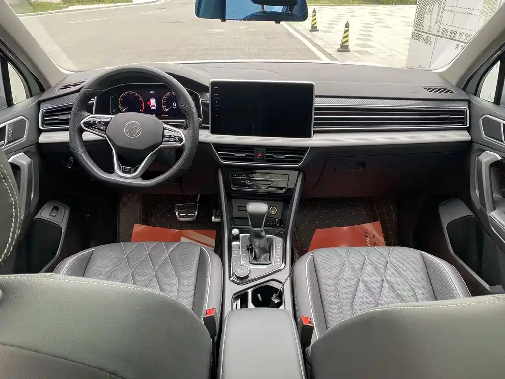 Volkswagen Tiguan L 380TSI AWD R-Line 2023 - thumbnail 10