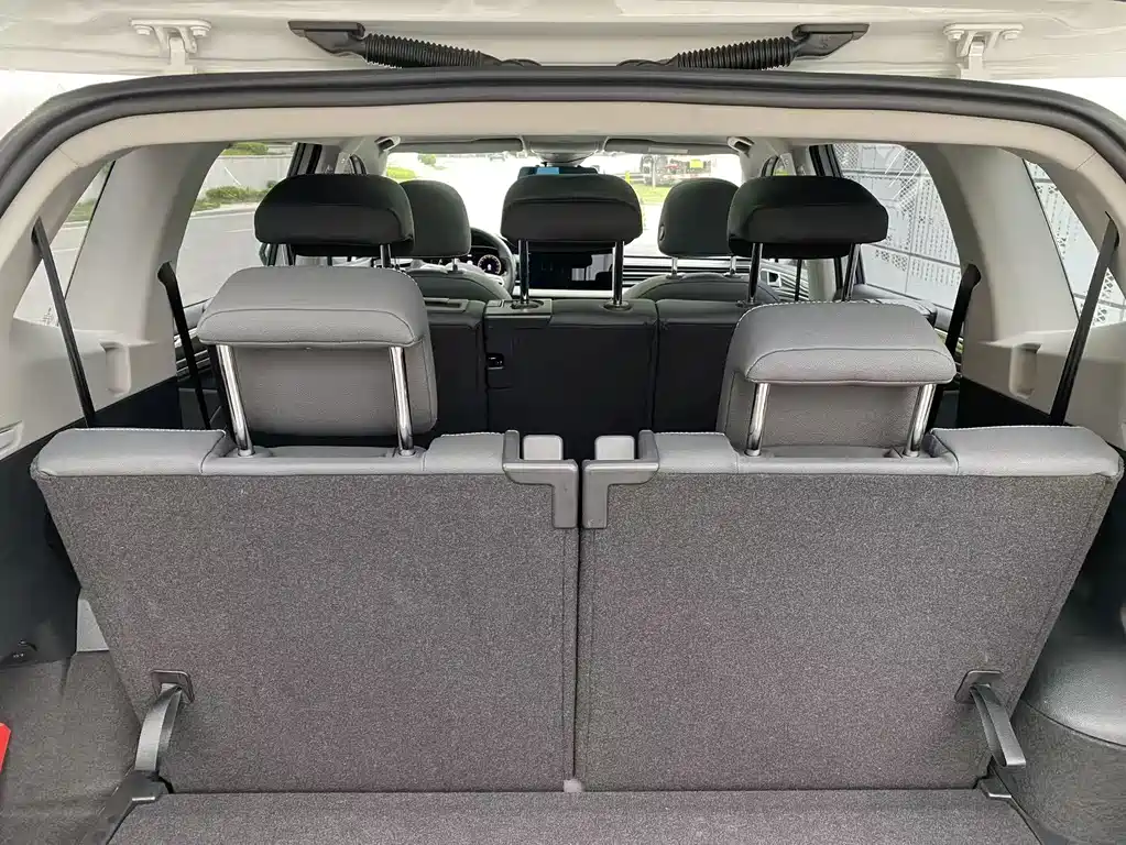 Volkswagen Tiguan L 380TSI AWD R-Line 2023 - thumbnail 11